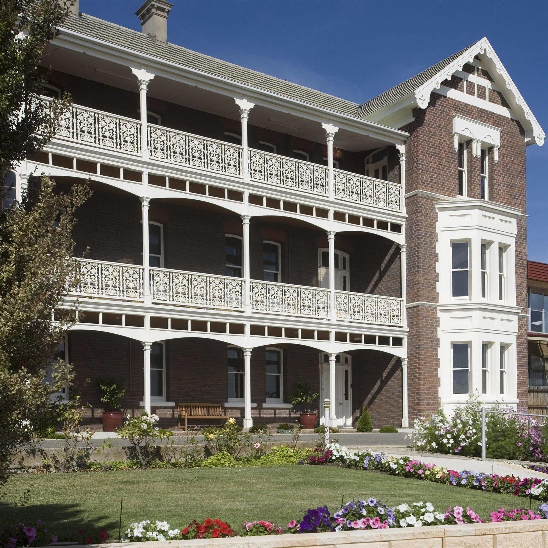 Auldington Hotel ลอนเชสตัน ภายนอก รูปภาพ