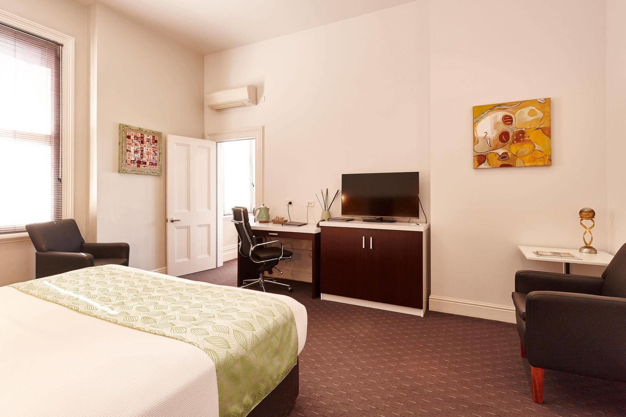 Auldington Hotel ลอนเชสตัน ภายนอก รูปภาพ